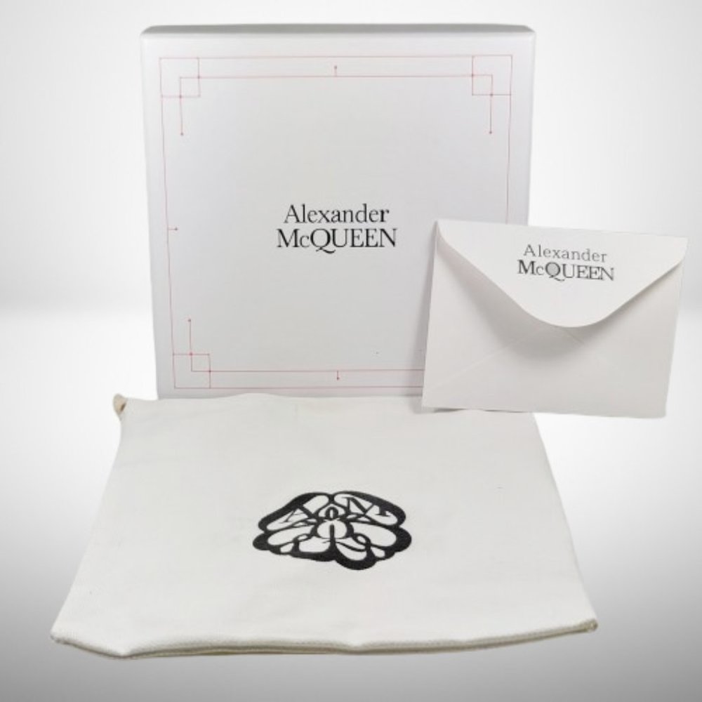 ALEXANDER MCQUEEN Men's The Gold Tone Buckle Belt in Black Calfskin Leather - Picture 8 of 8